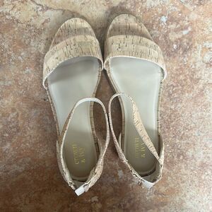Crown & Ivy Nomie Sandals Size:8.5M